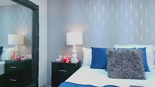 ZoeWilliis online show from February 16, 12:49 pm