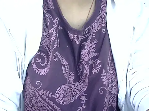 Hott Noor online show from November 15, 8:43 pm