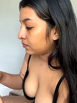  Chloe Smith online show from November 12, 6:06 pm