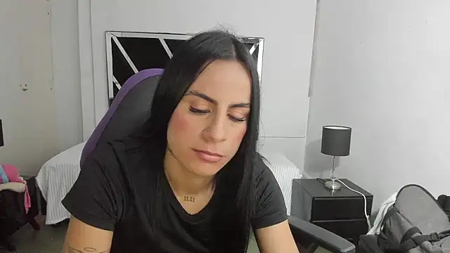 charlotthe ee online show from October 8, 7:29 pm