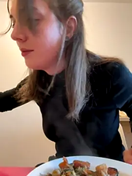 Petitbiscuit2B0 online show from November 5, 4:23 pm