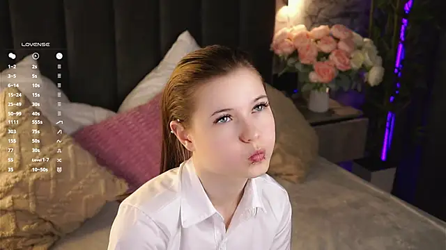 LynHillaire online show from May 4, 2:54 pm