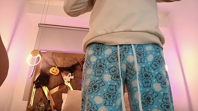 genessis  david online show from October 11, 4:39 am