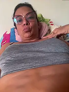 YadiraOrozco online show from April 19, 8:33 pm