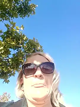 LyraShade89 online show from October 5, 11:32 pm