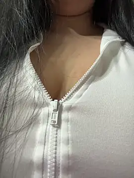 Yui-Ch06 online show from April 8, 3:03 pm