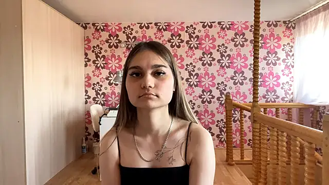ellieluvureyes online show from October 1, 8:08 am