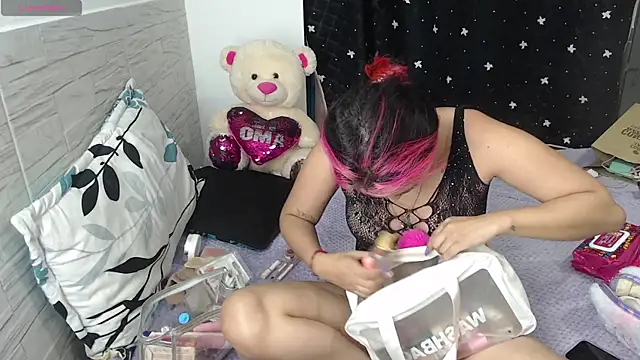 EmilyCoy  online show from April 8, 4:25 am