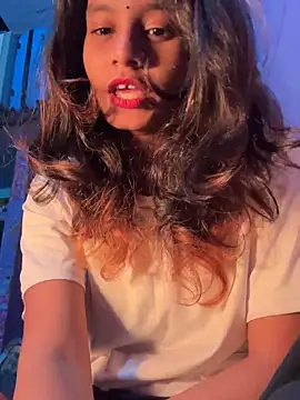 Hot Mayra  online show from December 19, 6:33 pm