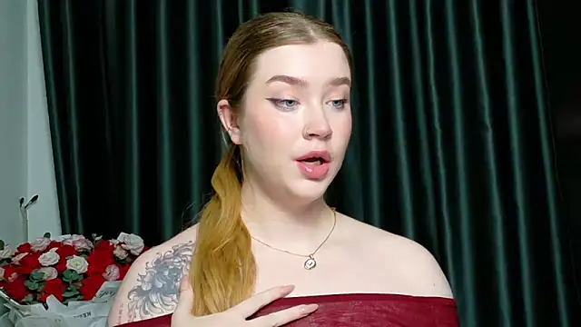 Rebecca Lace online show from October 5, 9:09 pm