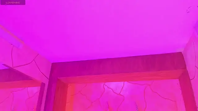 LindaWz  online show from October 12, 5:10 am