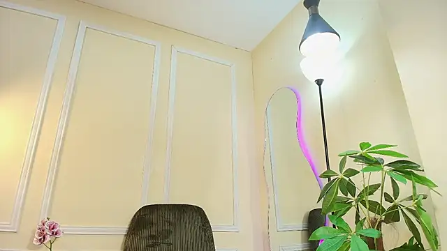 keila hott20 online show from October 16, 1:14 pm