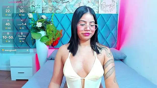 LiilithNova online show from May 16, 4:59 am