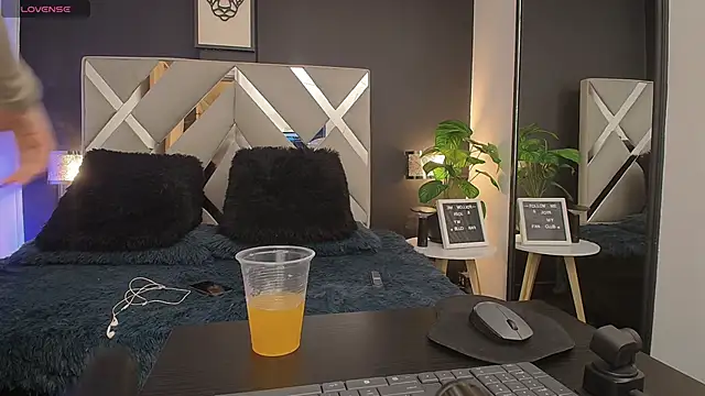 Miia bunny online show from October 27, 8:03 pm