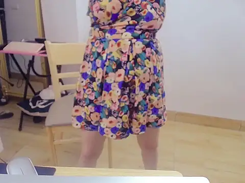 Snapshot of Funnygirl_9x chatting on September 10, 12:05 pm Funnygirl 9x online show from September 10, 12:05 pm