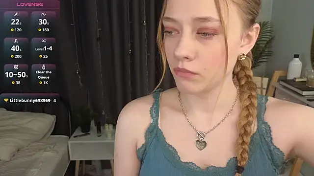 HollieCollelo online show from January 10, 3:22 am