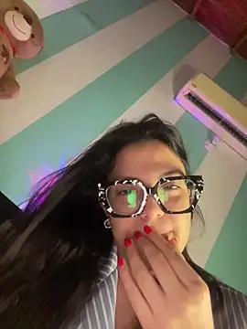 alilith online show from May 25, 4:17 pm