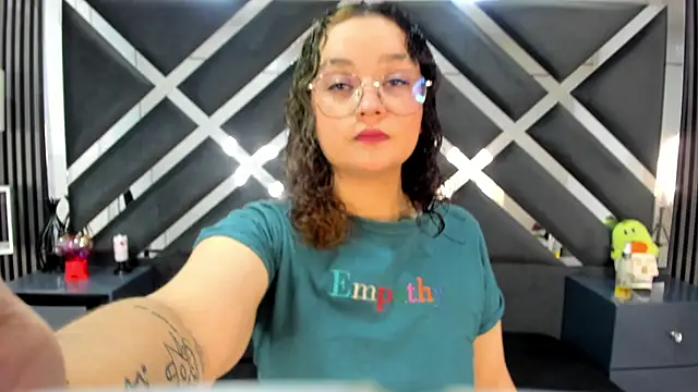 tara black online show from September 24, 4:28 pm
