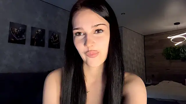 AuraJefcoat online show from May 25, 1:43 pm