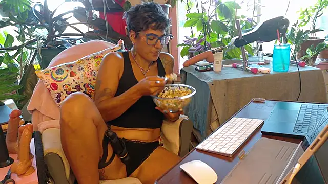 kinkycanner online show from July 4, 2:40 am