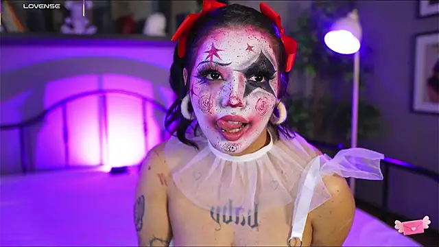 diamond dustt online show from October 26, 10:05 pm