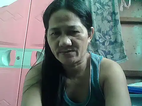 Snapshot of hotmama_063 chatting on October 2, 3:55 am hotmama 063 online show from October 2, 3:55 am
