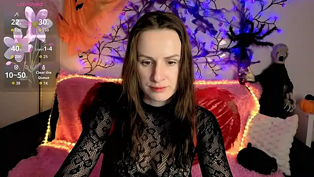 Julia Lia online show from October 31, 9:13 am