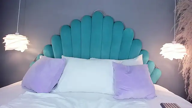 VanessaLogan online show from October 11, 10:56 pm