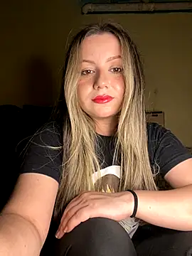 Model930 online show from September 27, 2:24 pm