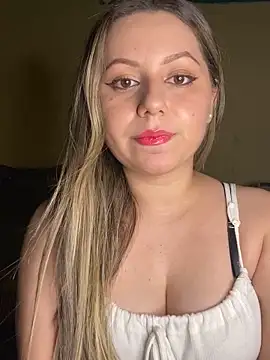 Model930 online show from September 25, 6:28 pm