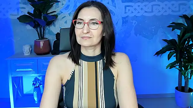 UnaTerra online show from November 7, 9:15 am