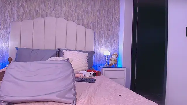 sofi hils online show from December 20, 12:31 pm