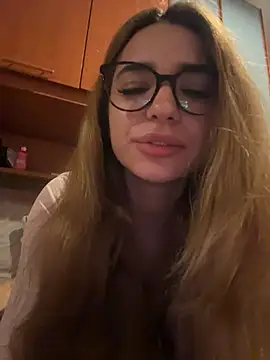 ItalianGirl online show from March 22, 9:32 pm