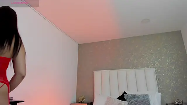 KaylieBrooks online show from December 18, 5:07 pm