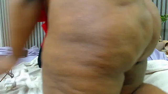 ROYALASS25 online show from May 6, 3:54 am