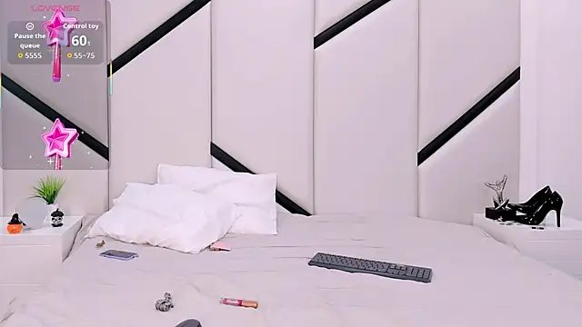 XimenaCosta online show from October 28, 12:22 pm