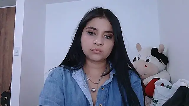 ValerieLove  online show from January 18, 9:00 pm