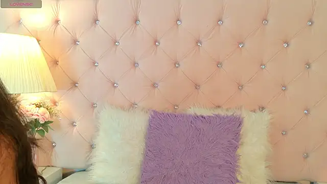 CaterinaRomano online show from December 5, 1:45 pm