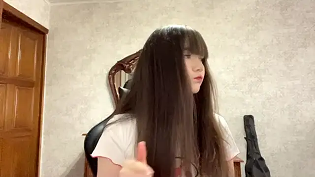 Pikmigirl18 online show from October 12, 9:33 am