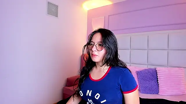Bella Sumers online show from May 26, 7:24 pm