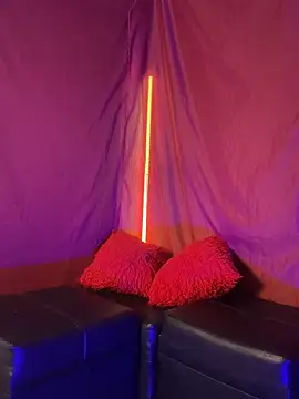 Snapshot of Dark_chanel chatting on October 22, 3:33 am Dark chanel online show from October 22, 3:33 am