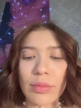 milkiiis online show from October 18, 2:58 am