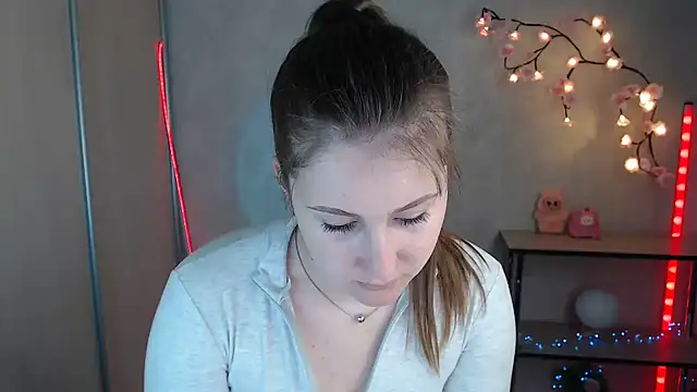 Milka kamila online show from May 25, 1:32 pm