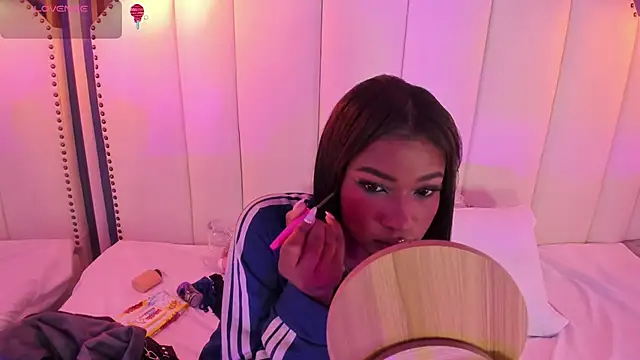 SophiaBloss online show from December 19, 12:08 pm