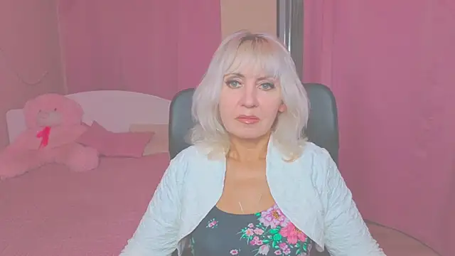 MissVall online show from October 10, 4:01 pm
