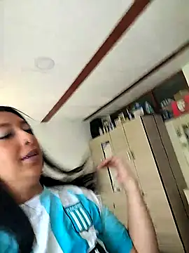 Coralaine 96 online show from September 23, 5:00 pm