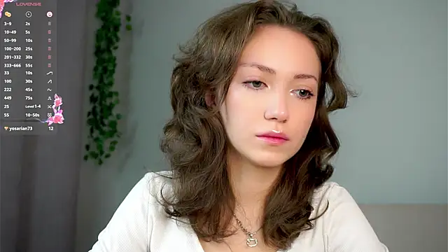 ZeniaBolich online show from November 13, 10:20 pm