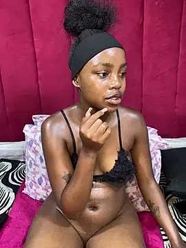 Littlebunny33 online show from May 18, 9:54 pm