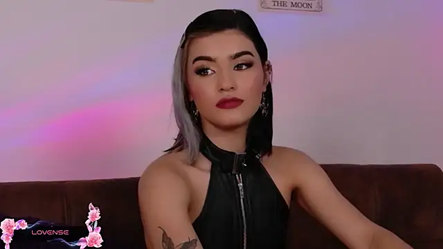 La Diabla 111  online show from July 3, 4:40 am