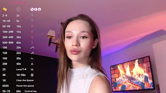 JadeSwift online show from September 12, 4:03 pm